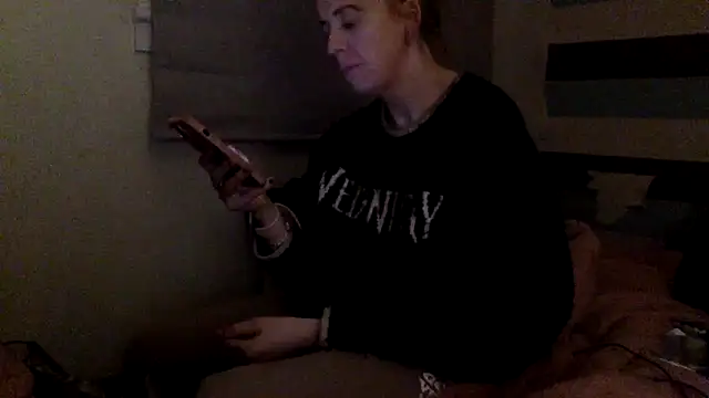 Bellababexox online show from May 15, 11:45 pm