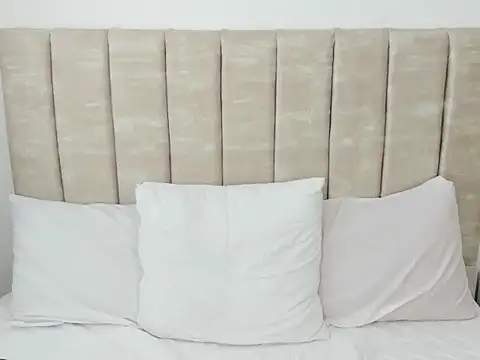 AprilStone1 online show from December 18, 12:44 pm