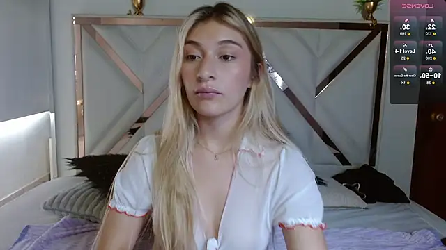 SophiaaLee online show from November 17, 4:46 pm