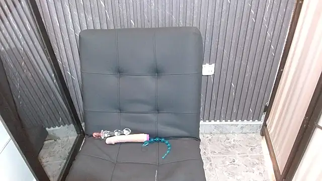 Thalia 220 online show from December 19, 12:45 pm