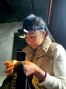 Huong-Ly online show from November 12, 1:50 am