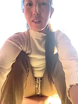 Huong-Ly online show from November 26, 2:01 am