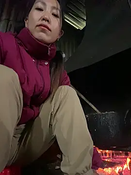 Huong-Ly online show from February 3, 7:35 am