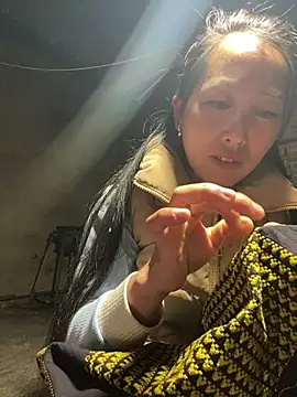 Huong-Ly online show from March 4, 2:17 am