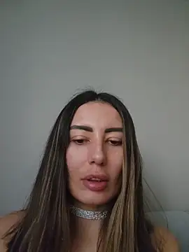 Snapshot of salmaesco chatting on November 12, 12:33 am salmaesco online show from November 12, 12:33 am