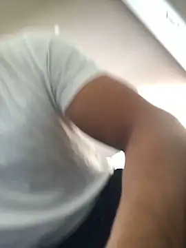 Snapshot of lewis91 chatting on September 27, 2:00 pm lewis91 online show from September 27, 2:00 pm