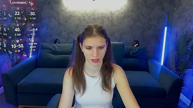 PussyOnLuck online show from October 17, 7:00 am