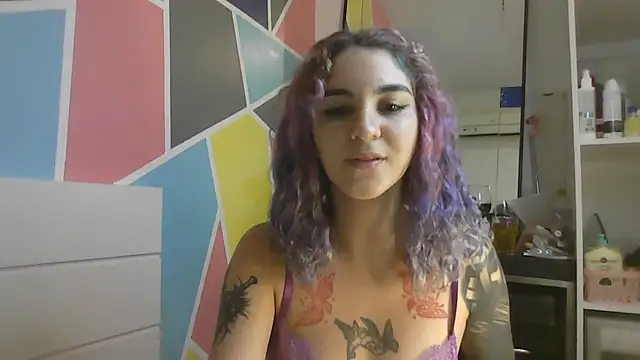 peetitefairy online show from April 18, 4:05 am