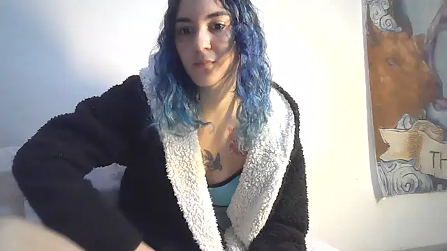 Snapshot of peetitefairy chatting on August 1, 3:28 am peetitefairy online show from August 1, 3:28 am