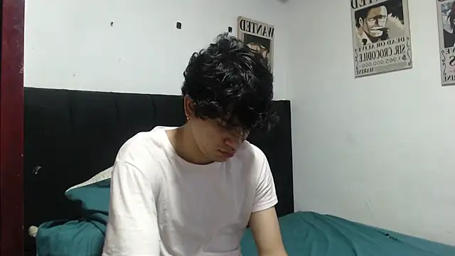Snapshot of alice_julls chatting on April 6, 2:51 pm alice julls online show from April 6, 2:51 pm
