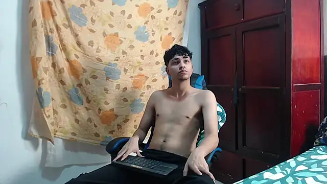 Snapshot of alice_julls chatting on June 2, 7:16 pm alice julls online show from June 2, 7:16 pm