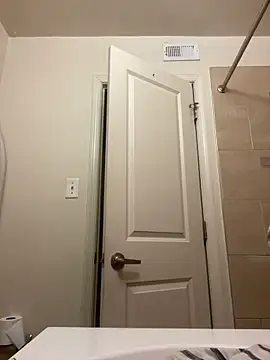 vonybac123 online show from March 31, 12:01 am