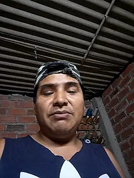 Manuelit18 online show from August 8, 12:57 am