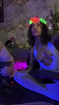 Snapshot of hannachris- chatting on October 28, 12:36 am hannachris- online show from October 28, 12:36 am