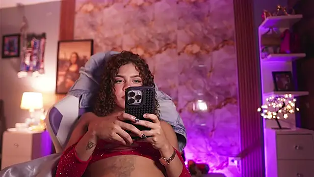 Snapshot of hannachris- chatting on November 21, 11:25 pm hannachris- online show from November 21, 11:25 pm