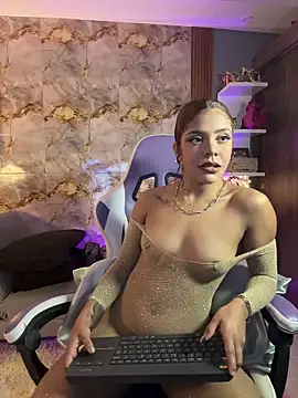 Snapshot of hannachris- chatting on November 24, 11:15 pm hannachris- online show from November 24, 11:15 pm