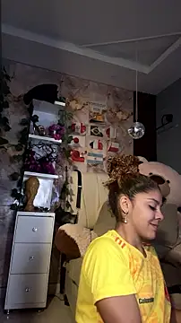 Snapshot of hannachris- chatting on June 23, 8:40 pm hannachris- online show from June 23, 8:40 pm