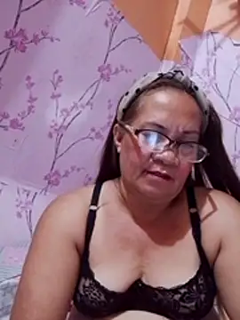 vickyhot1966 online show from April 19, 1:10 pm