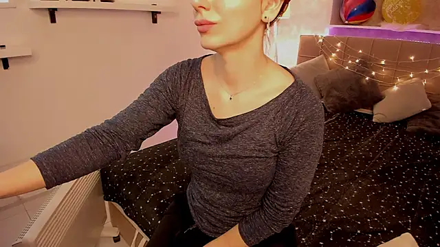 IsabelKiss online show from February 15, 7:05 am