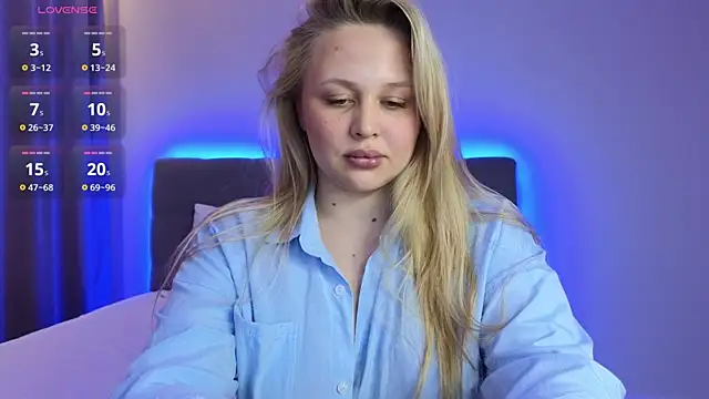 Snapshot of Estella_Elwood chatting on October 6, 4:15 pm Estella Elwood online show from October 6, 4:15 pm