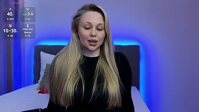 Snapshot of Estella_Elwood chatting on October 18, 4:30 pm Estella Elwood online show from October 18, 4:30 pm