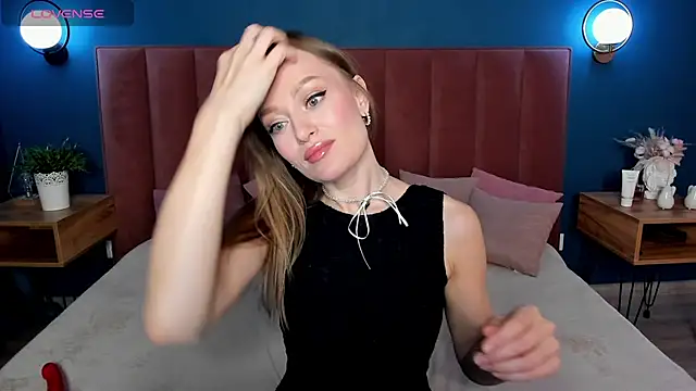 Snapshot of EvelynPoole chatting on November 30, 1:31 am EvelynPoole online show from November 30, 1:31 am