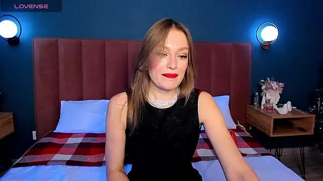 Snapshot of EvelynPoole chatting on December 4, 1:48 am EvelynPoole online show from December 4, 1:48 am