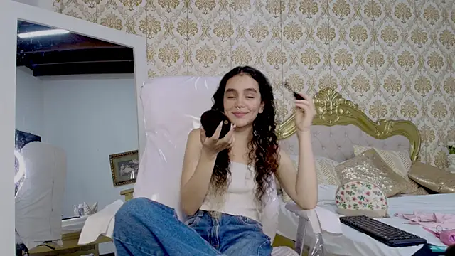 JessB  online show from September 9, 6:18 pm