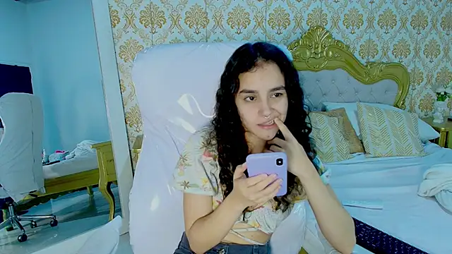 JessB  online show from October 17, 8:22 pm