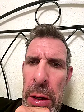 Snapshot of gigolobcn chatting on December 13, 8:25 pm gigolobcn online show from December 13, 8:25 pm