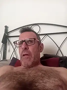 gigolobcn online show from April 15, 1:18 pm