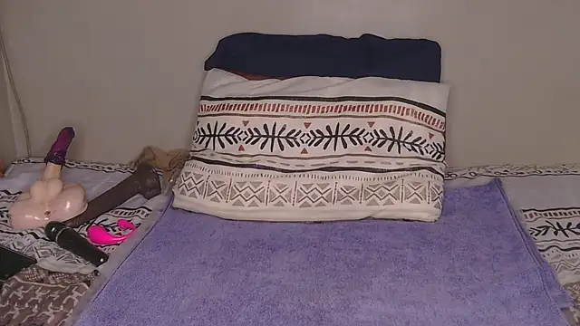 CherieBlushX online show from April 2, 6:00 am