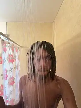 Snapshot of Leonzoro233 chatting on December 15, 9:19 pm Leonzoro233 online show from December 15, 9:19 pm