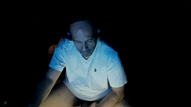 LeeCox online show from January 1, 10:11 am