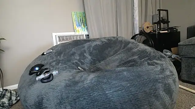 LeeCox online show from February 17, 7:37 am