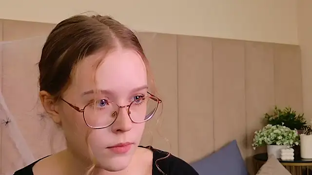 MandyMils online show from October 26, 2:12 pm