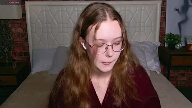 MandyMils online show from November 9, 12:25 pm