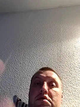 Snapshot of Brutalle88 chatting on October 18, 4:19 pm Brutalle88 online show from October 18, 4:19 pm