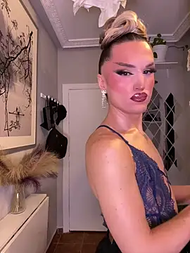 lacattiva online show from October 1, 7:31 pm