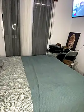 Snapshot of Wild2XXX chatting on October 9, 11:52 am Wild2XXX online show from October 9, 11:52 am