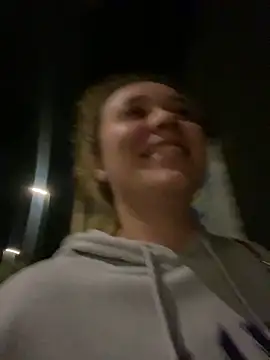 Snapshot of Wild2XXX chatting on October 21, 11:27 pm Wild2XXX online show from October 21, 11:27 pm