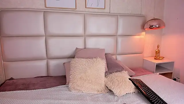 Natt Clark online show from October 4, 1:53 pm