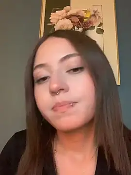 PrettyAmber online show from April 23, 12:12 am