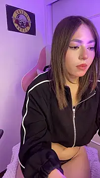 PrettyAmber online show from July 9, 8:02 pm