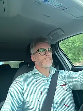 Axl hot online show from April 20, 6:09 pm