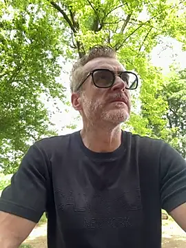 Axl hot online show from June 7, 9:35 am