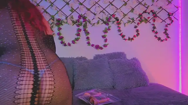 Lolarosesxs online show from November 25, 8:42 pm