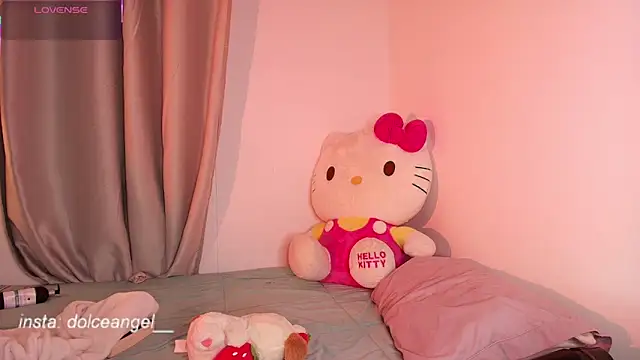 Snapshot of dulceangel__ chatting on October 2, 2:40 am dulceangel   online show from October 2, 2:40 am