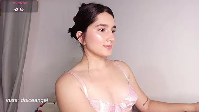 Snapshot of dulceangel__ chatting on October 2, 10:28 pm dulceangel   online show from October 2, 10:28 pm