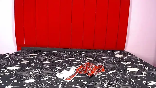 Snapshot of Camila_GirlSexy chatting on October 24, 7:05 am Camila GirlSexy online show from October 24, 7:05 am